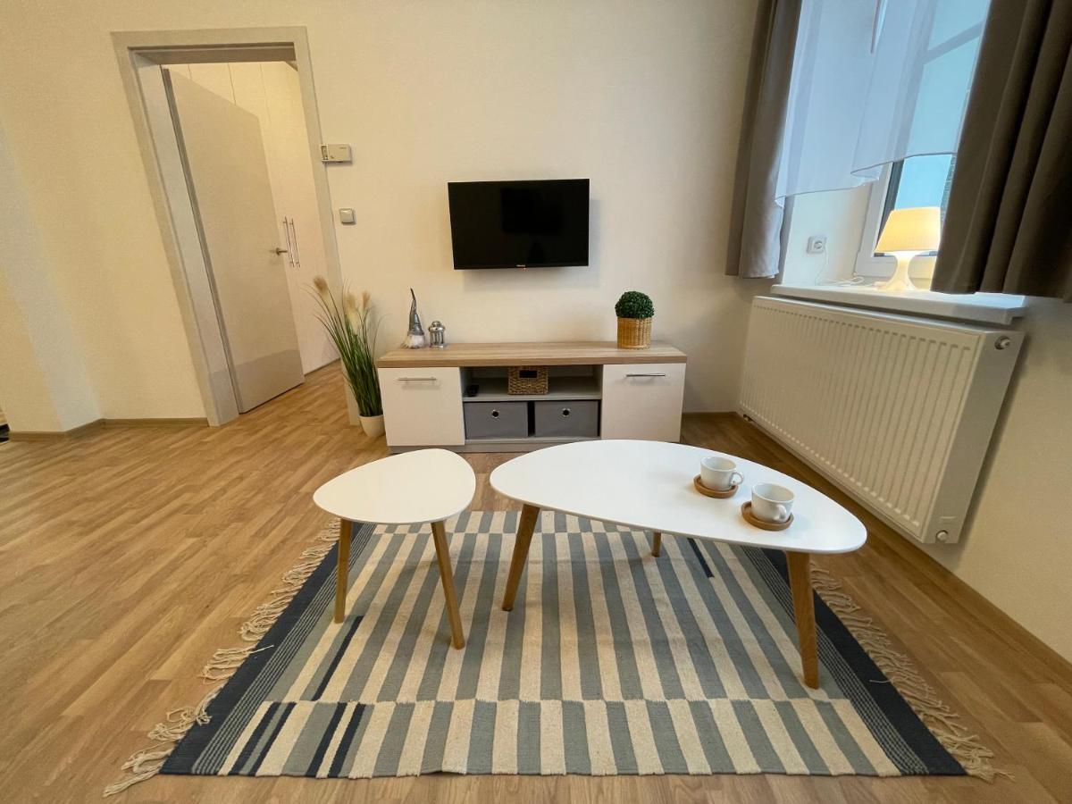 Apartmany Herc ヤーヒモフ エクステリア 写真