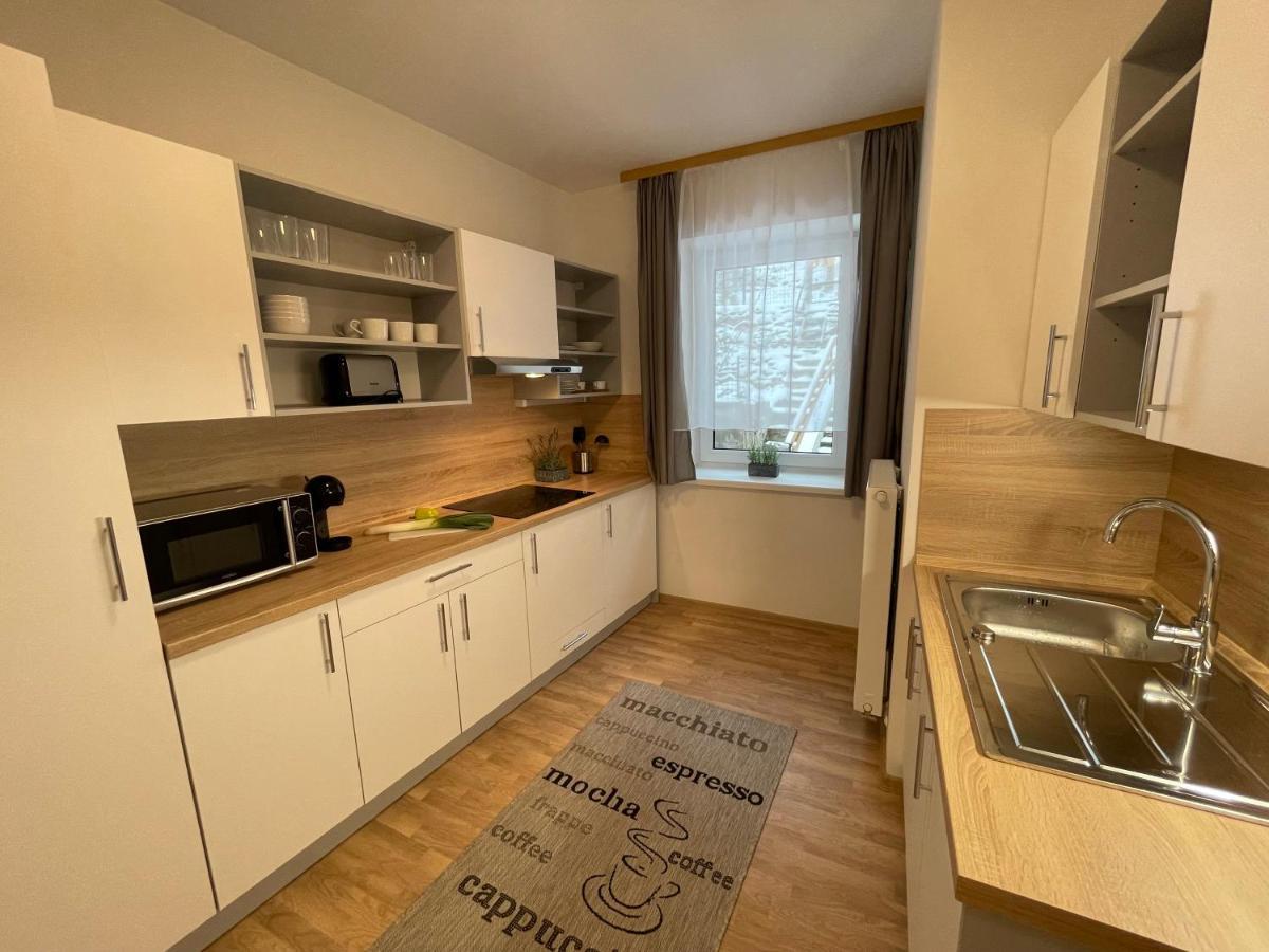 Apartmany Herc ヤーヒモフ エクステリア 写真