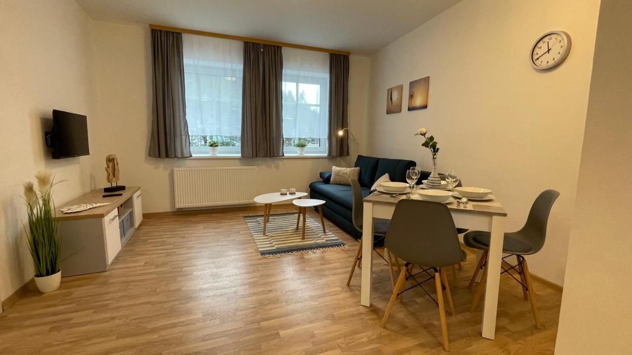Apartmany Herc ヤーヒモフ エクステリア 写真