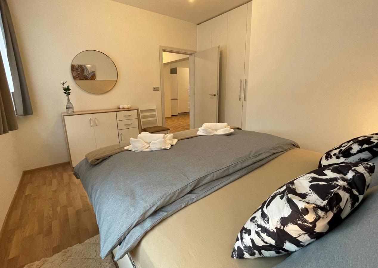 Apartmany Herc ヤーヒモフ エクステリア 写真
