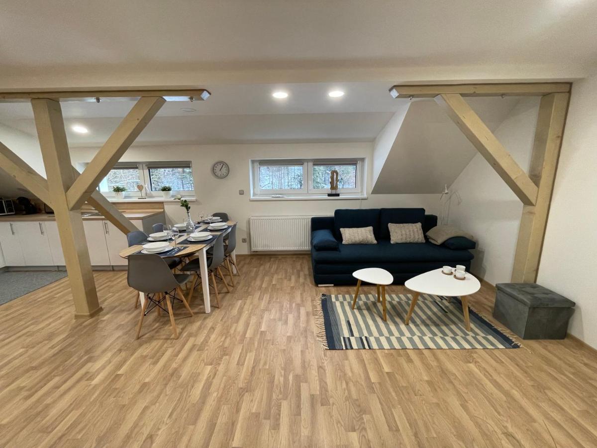 Apartmany Herc ヤーヒモフ エクステリア 写真